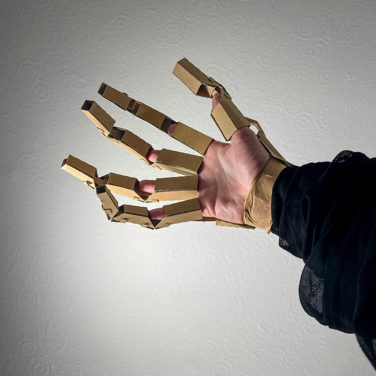 Articulated Creature Hand | Wearable Papercraft Costume Template